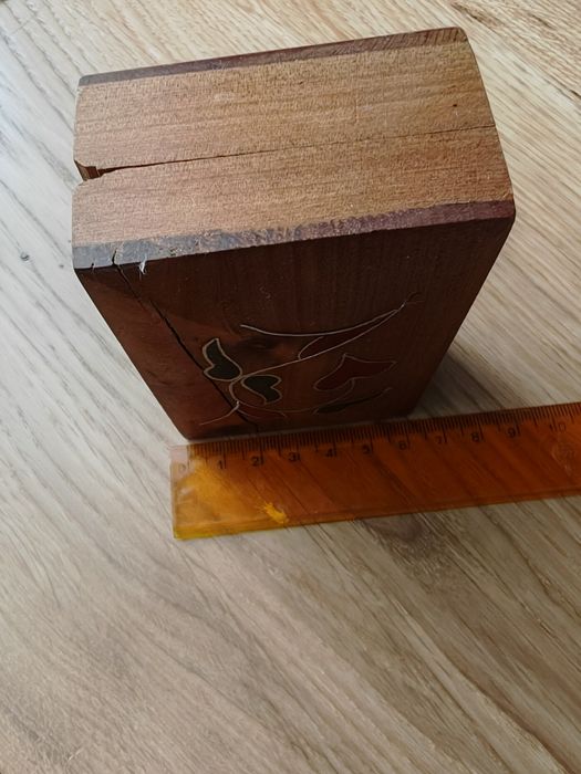 Szkatułka z drzewa sandałowego