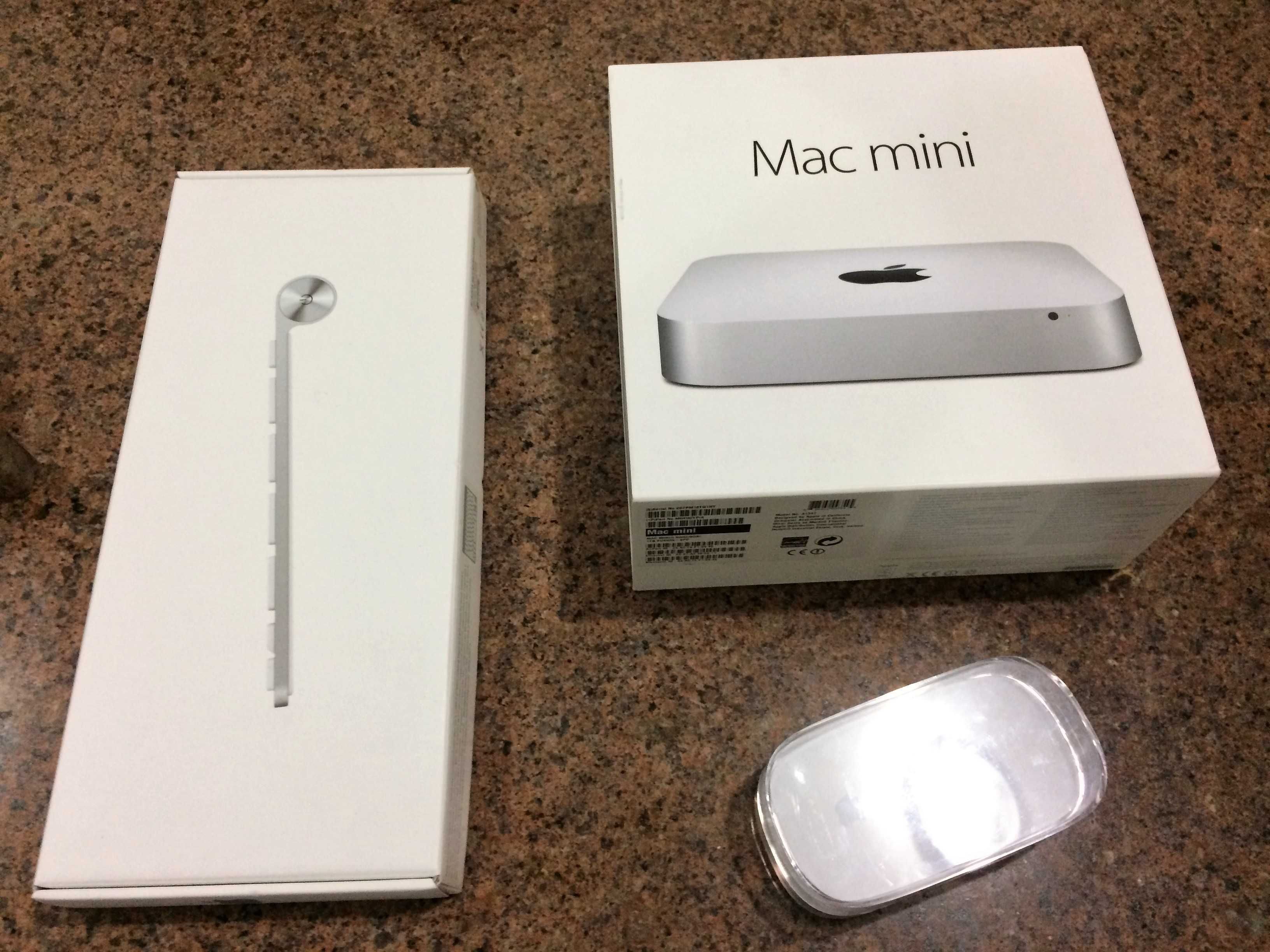 Mac mini (Late 2014) i5 2.8GHz 8GB ram 1TB Fusion Drive Mouse Keyboard