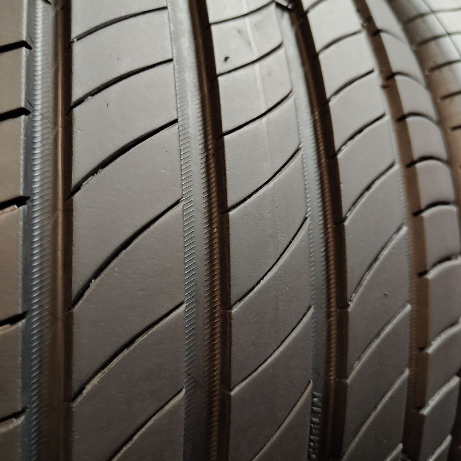 225/40/18 XL Sprzedam parę opon letnich Michelin