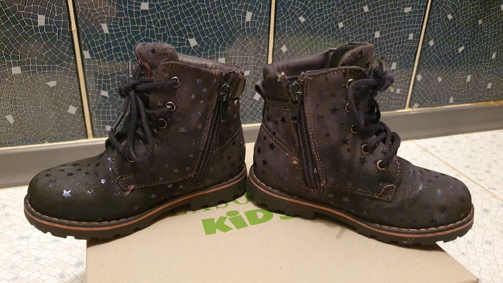 Продам еврозима шкіряні сапожки  Lasocki kids