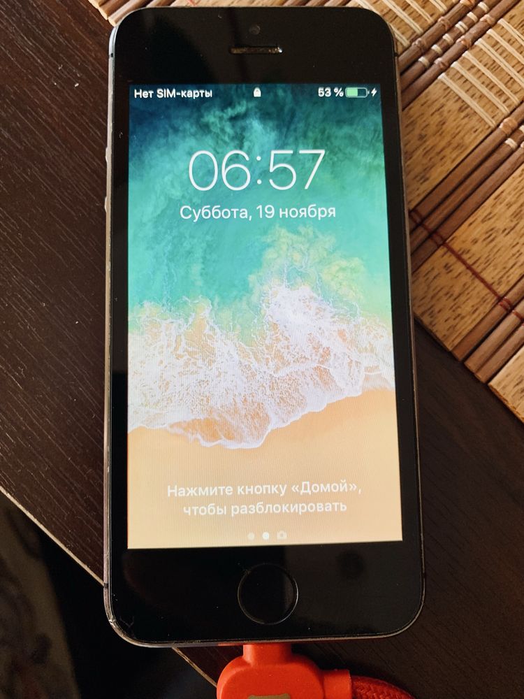 iPhone 5S. Б/у. В рабочем состояниии.