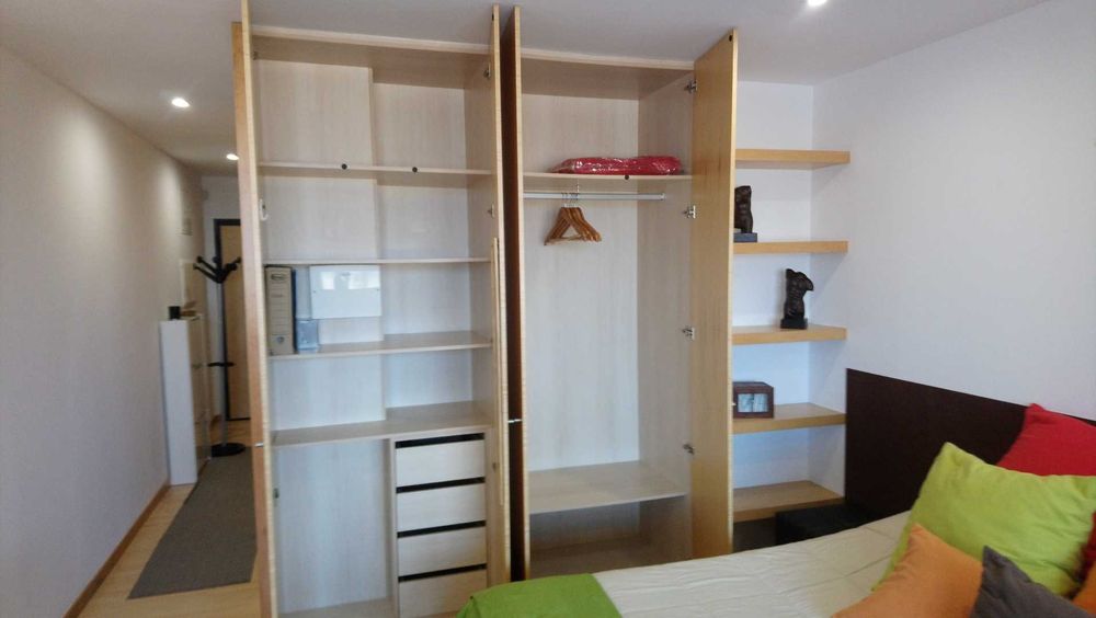 Arrenda-se T0 mobilado, lugar de garagem, junto Universidade, Aveiro
