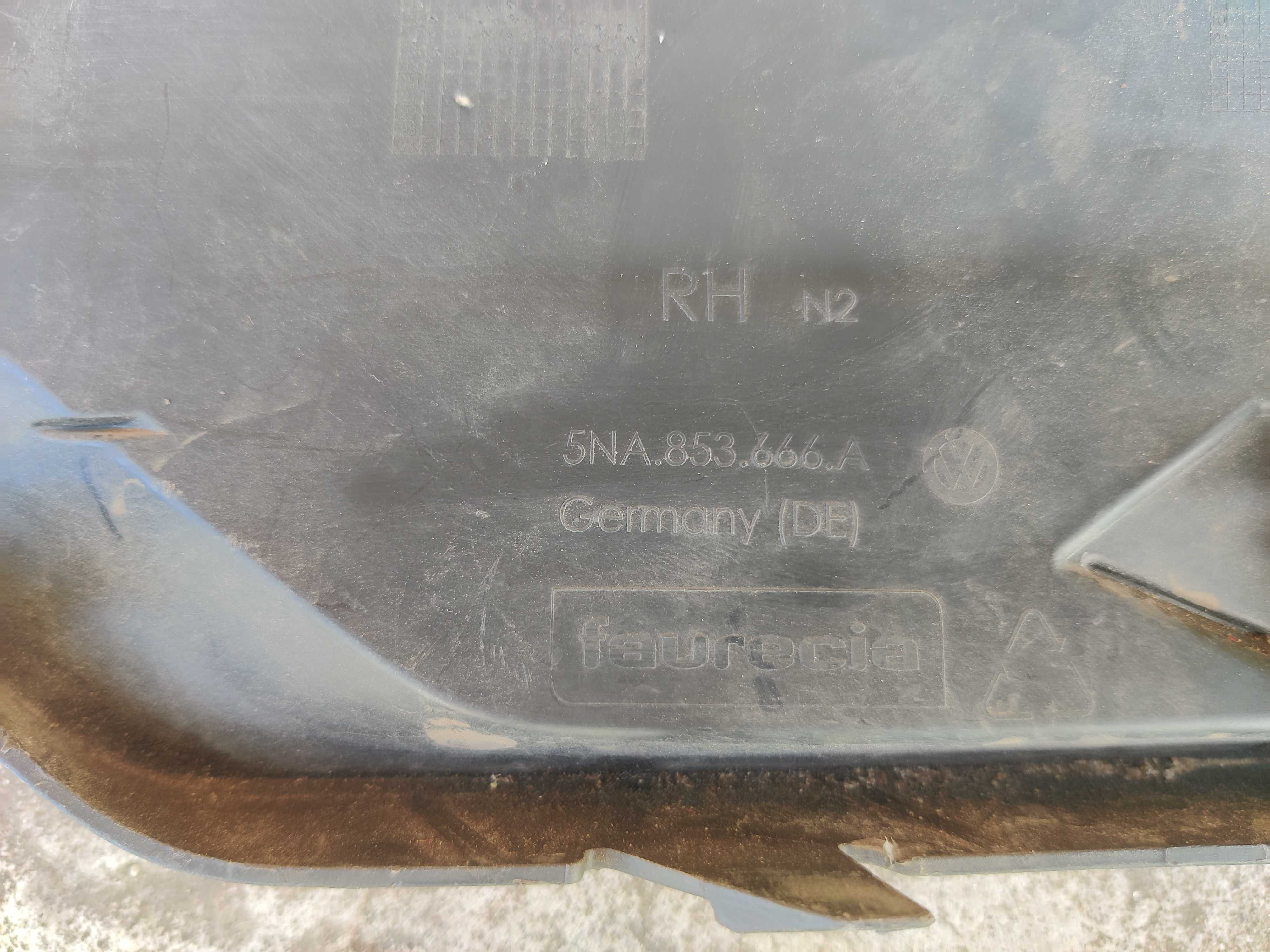 Решетка переднего бампера правая VW Tiguan 5NA853666A