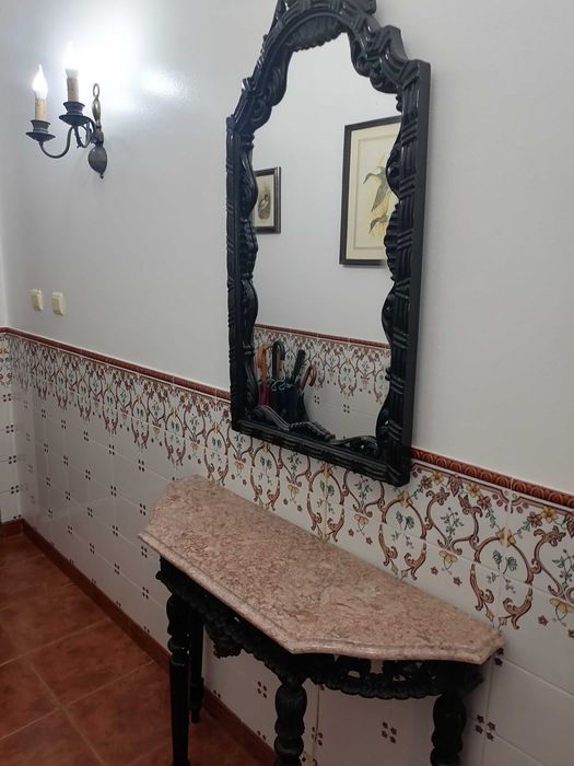 Conjunto de mesa e espelho