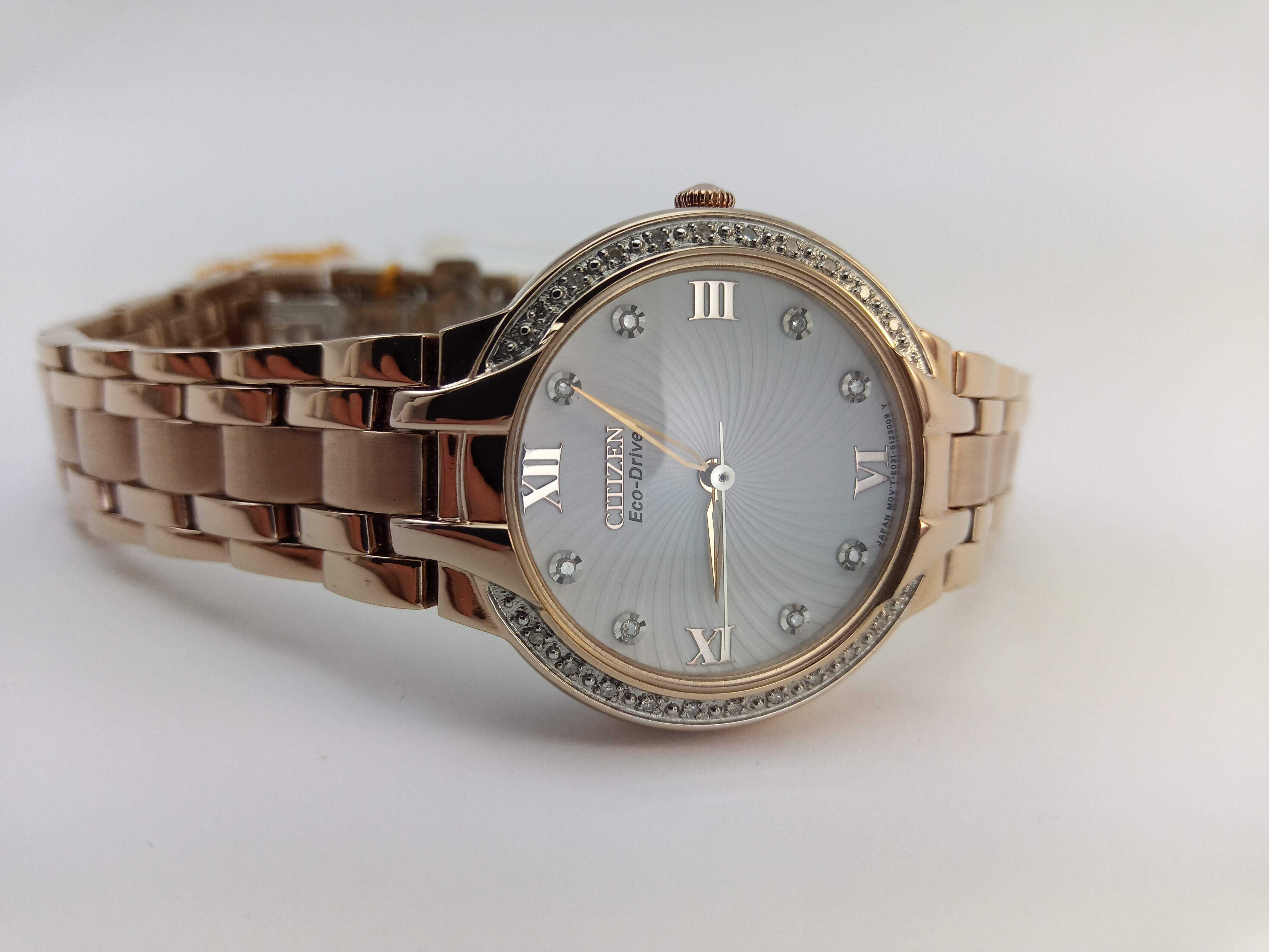 Женские часы Citizen Eco-Drive EM0123-50A. 28 бриллиантов, сапфир $495
