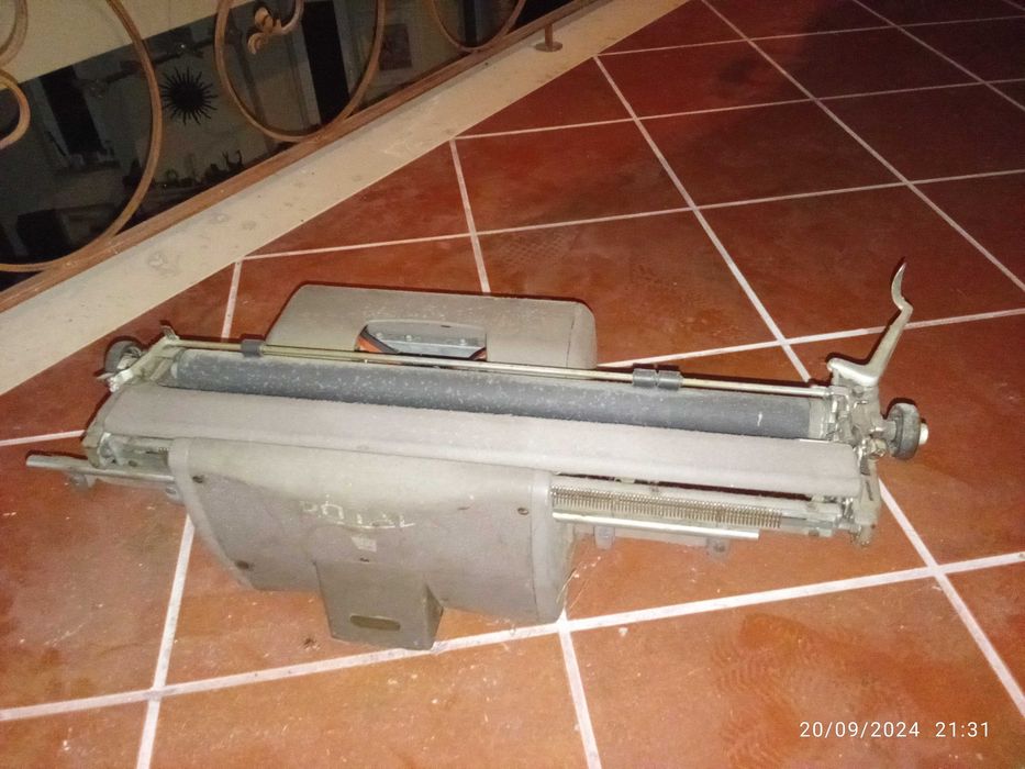 Máquina escrever antiga ROYAL