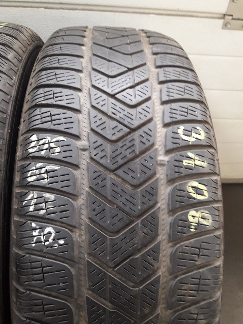 2 Opony Zimowe 215/65/17 Pirelli Scorpion