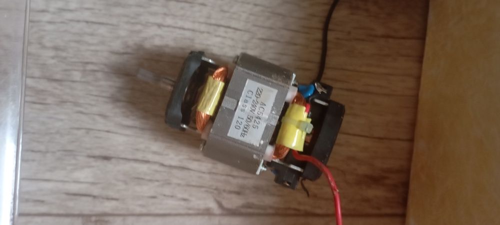 Продам двигатель к блендеру в отличном состоянии