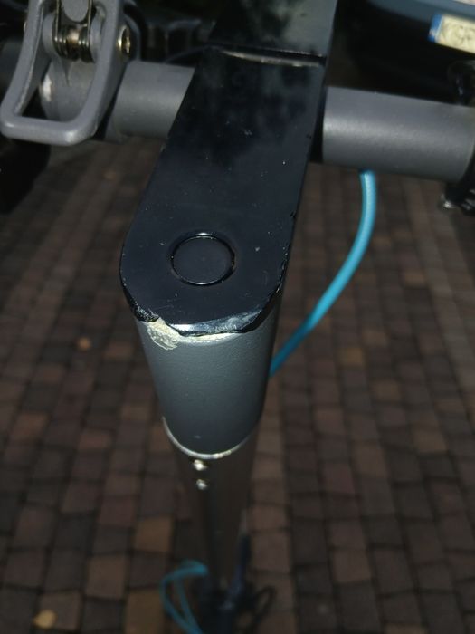Hulajnoga elektryczna Motus Scooty lite 10 gen 5 oraz ładowarka