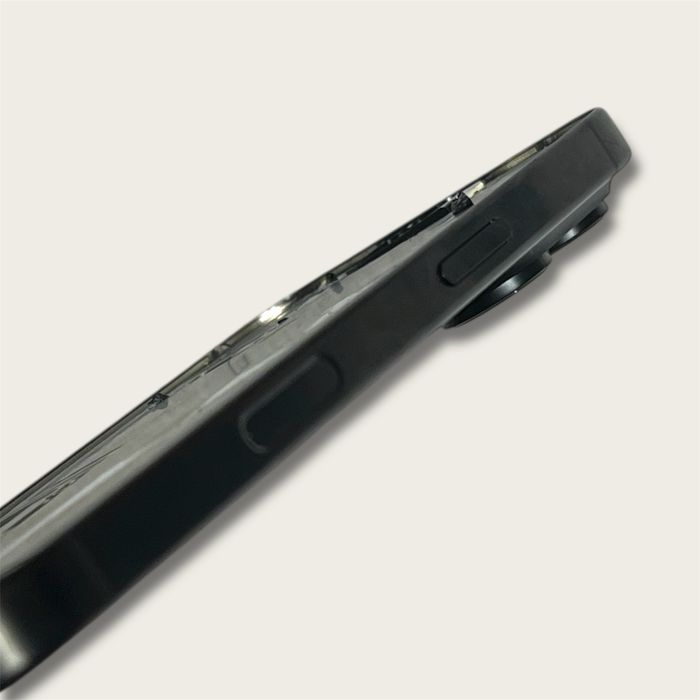 iPhone 16 pro uszkodzony bez ekranu