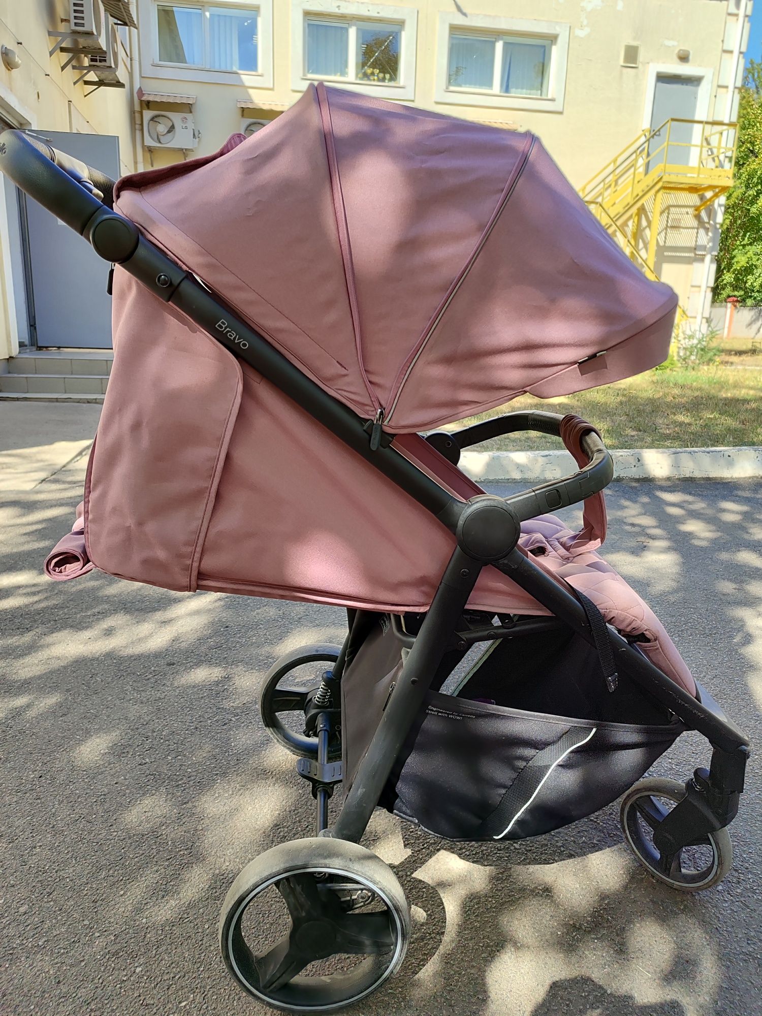 Прогулянкова коляска CARRELLO Bravo CRL-8512 Crystal Pink