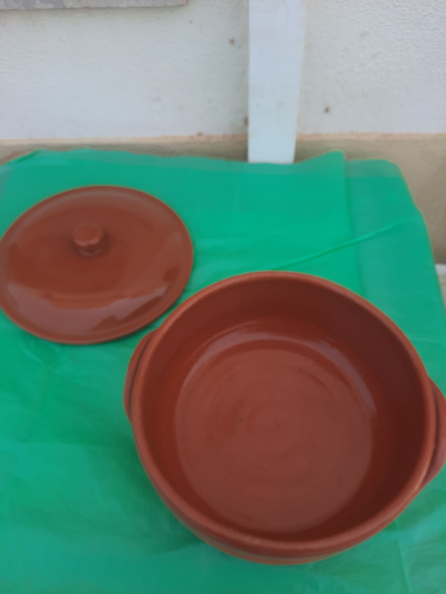 Tacho de barro com tampa