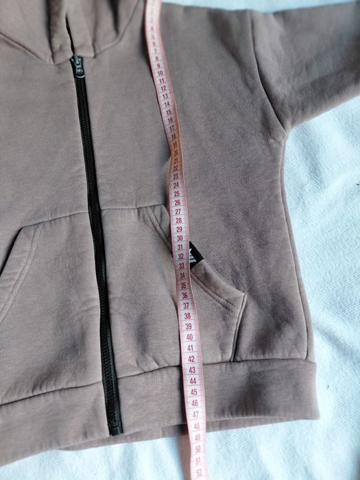 Продам кофту на замку 134 зріст на дівчинку.