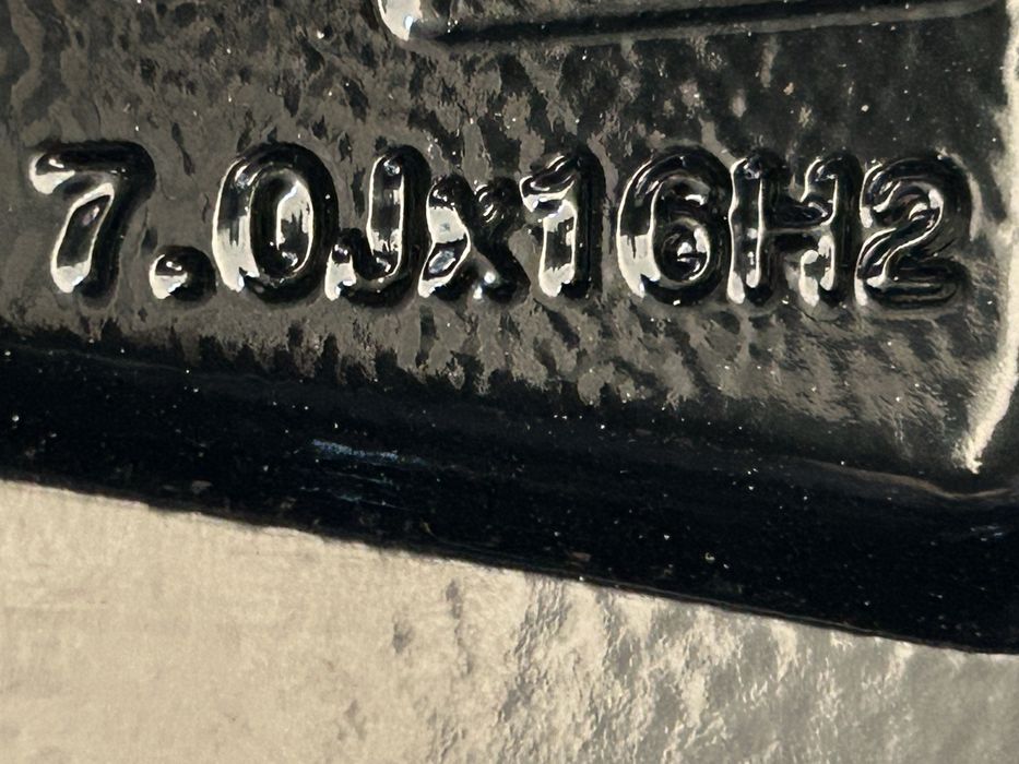 320 Felgi Aluminiowe AUDI R 16 5x112 otwór 66,6 Bardzo Ładne Czarne