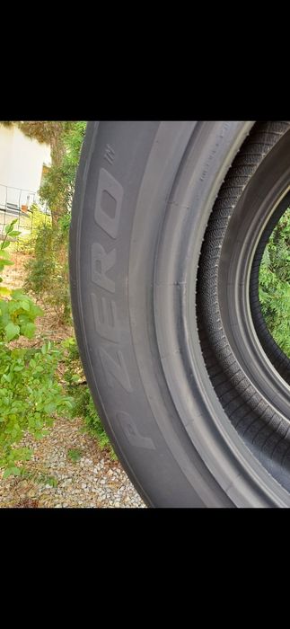 235/55/19 Sprzedam parę opon letnich Pirelli P Zero