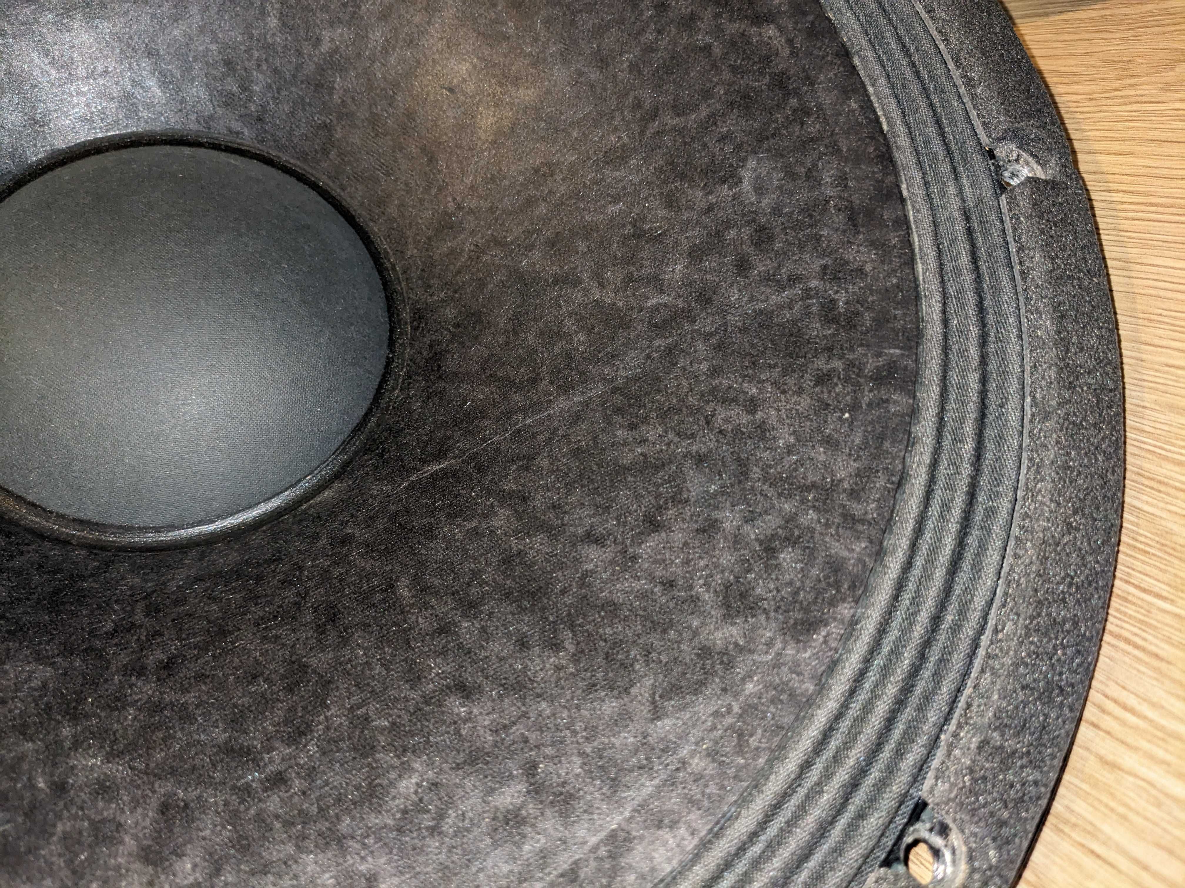 2szt 18sound 15NTLW3500 nowoczesne sub-średniotonowe 15cali 900W