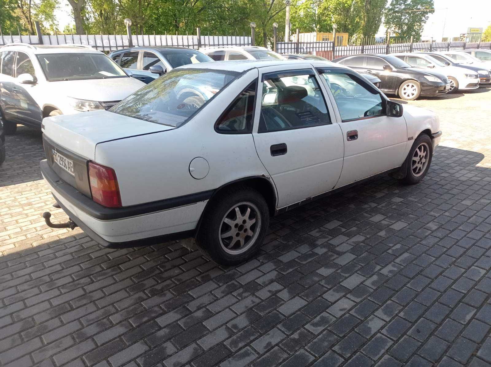 Opel Vectra 1990 року 1,6 л./бензин