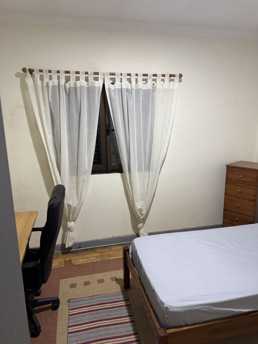 Quarto de solteiro completo