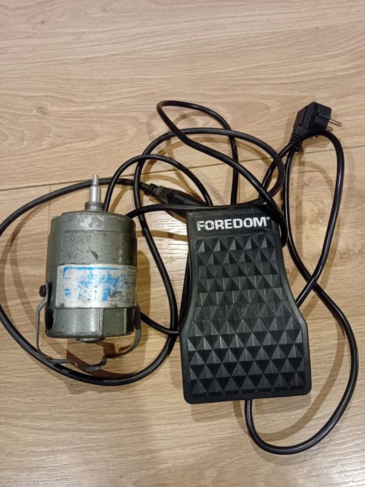 Електродвигун з реостатом.