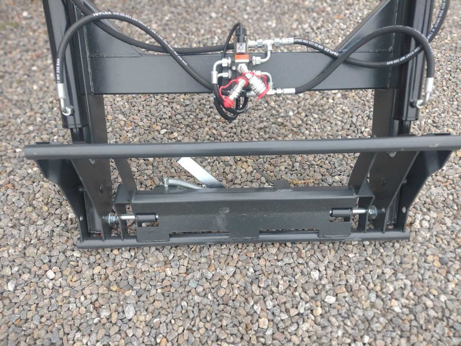 Ładowacz czołowy ROLAGRO model V-700 Transport