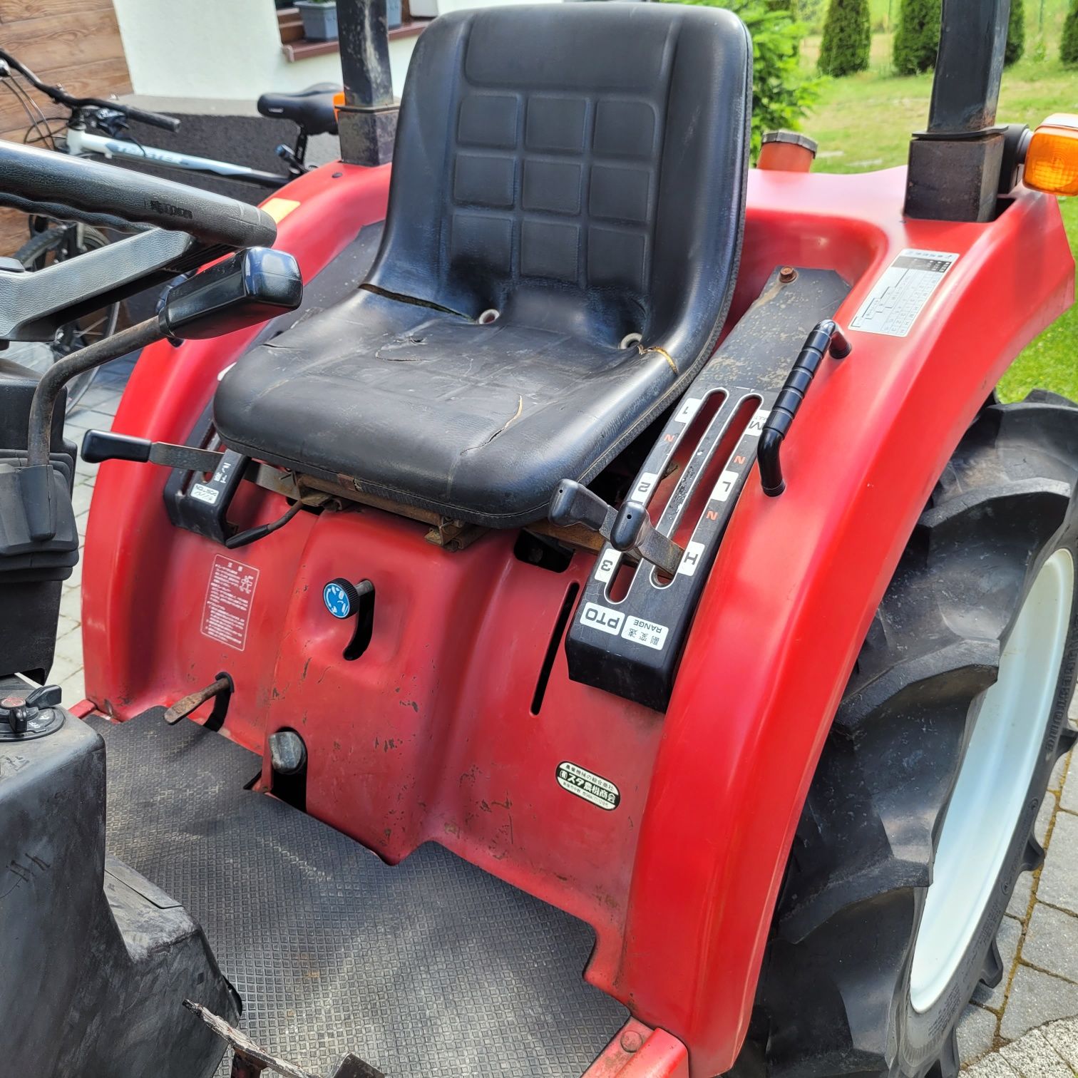 Shibaura p165F 4x4 wspomaganie wałek podnośnik Iseki kubota