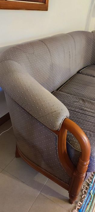 Terno de sofás em bom estado