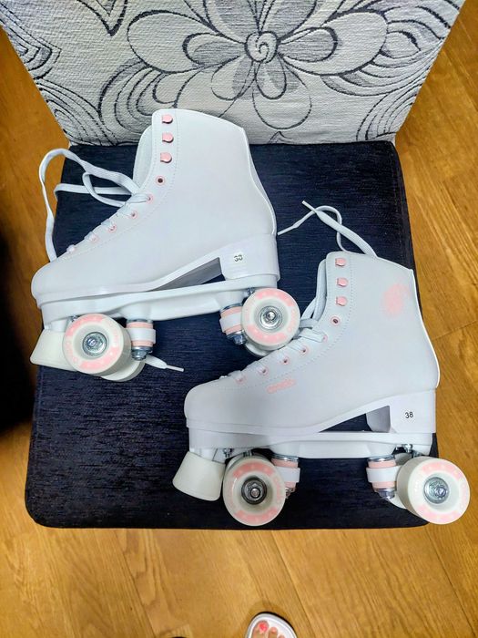 Patins 4 rodas novos N°38