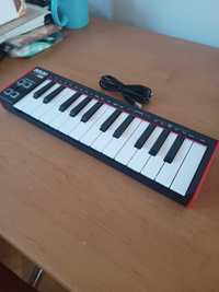 AKAI LPK25. Midi keyboard. Laptop performance keyboard.