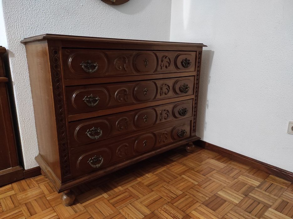 Cómoda de madeira D. João V