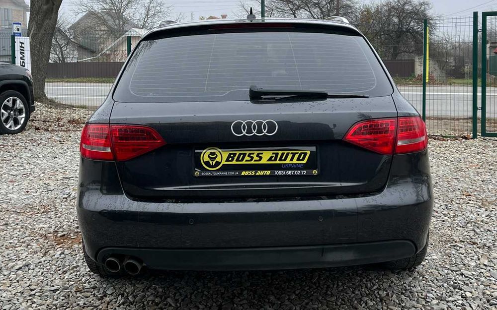 Audi A4  2010 рік