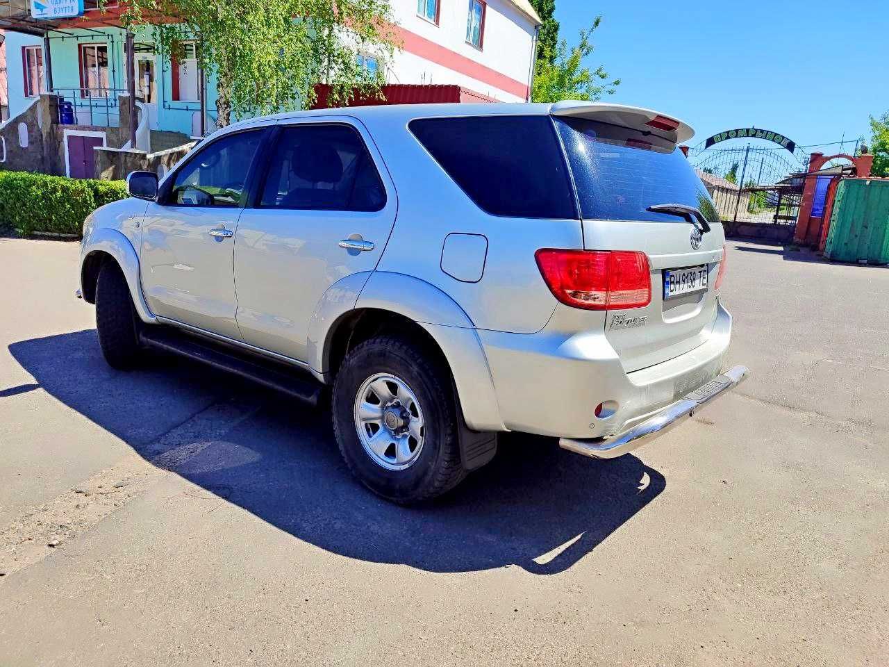 Рамный джип Toyota fortuner