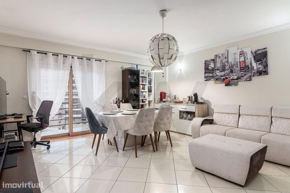 Espaçoso T3 a Personalizar c/ 129m2 e 2 Parqueamentos – Urbanização de