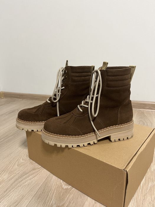 Жіночі черевики Artell (39 розмір)