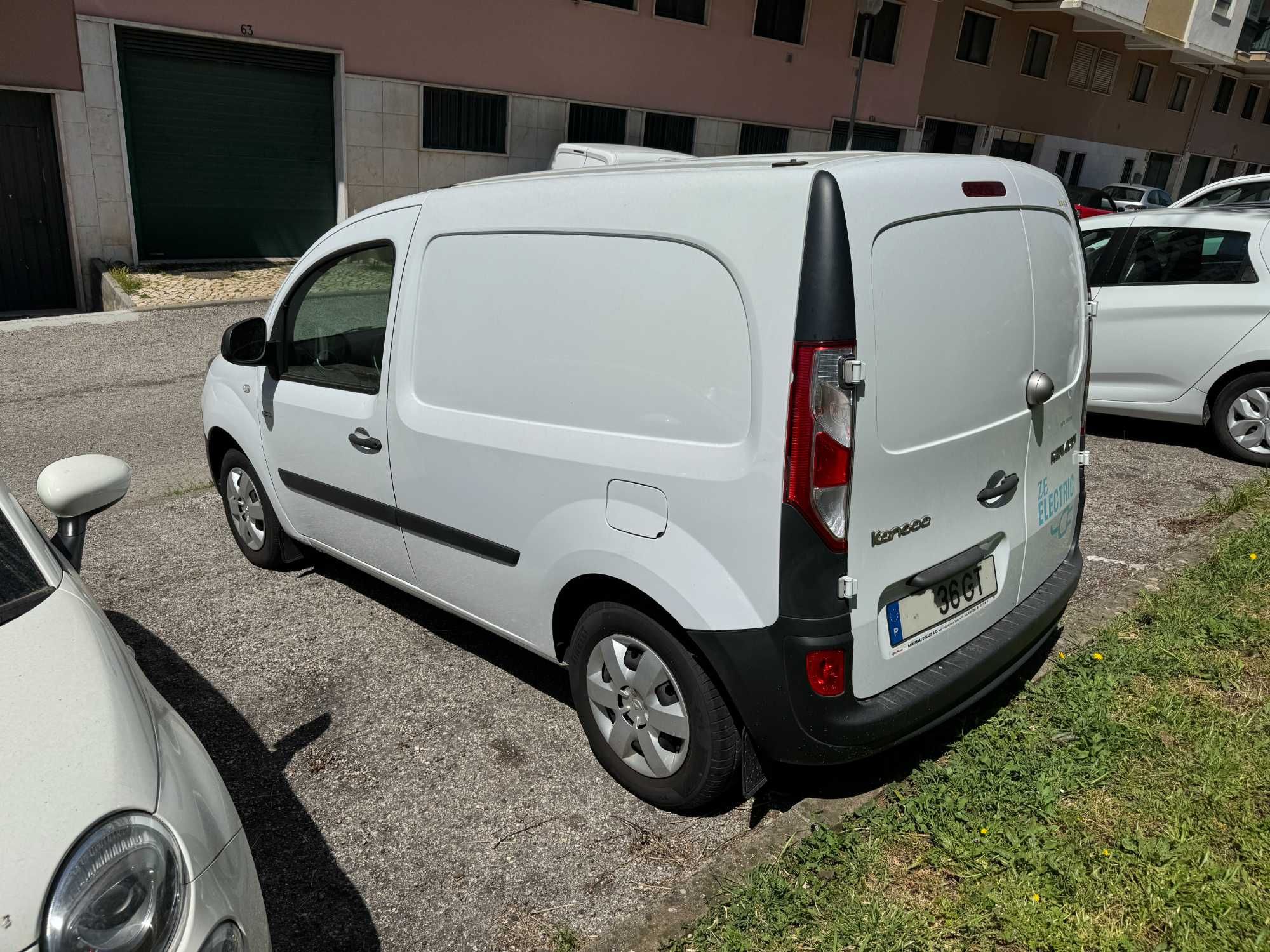 Renault kangoo eletrico baterias próprias