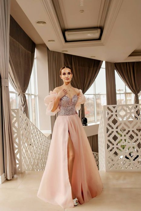 Сукні на випускний вечір