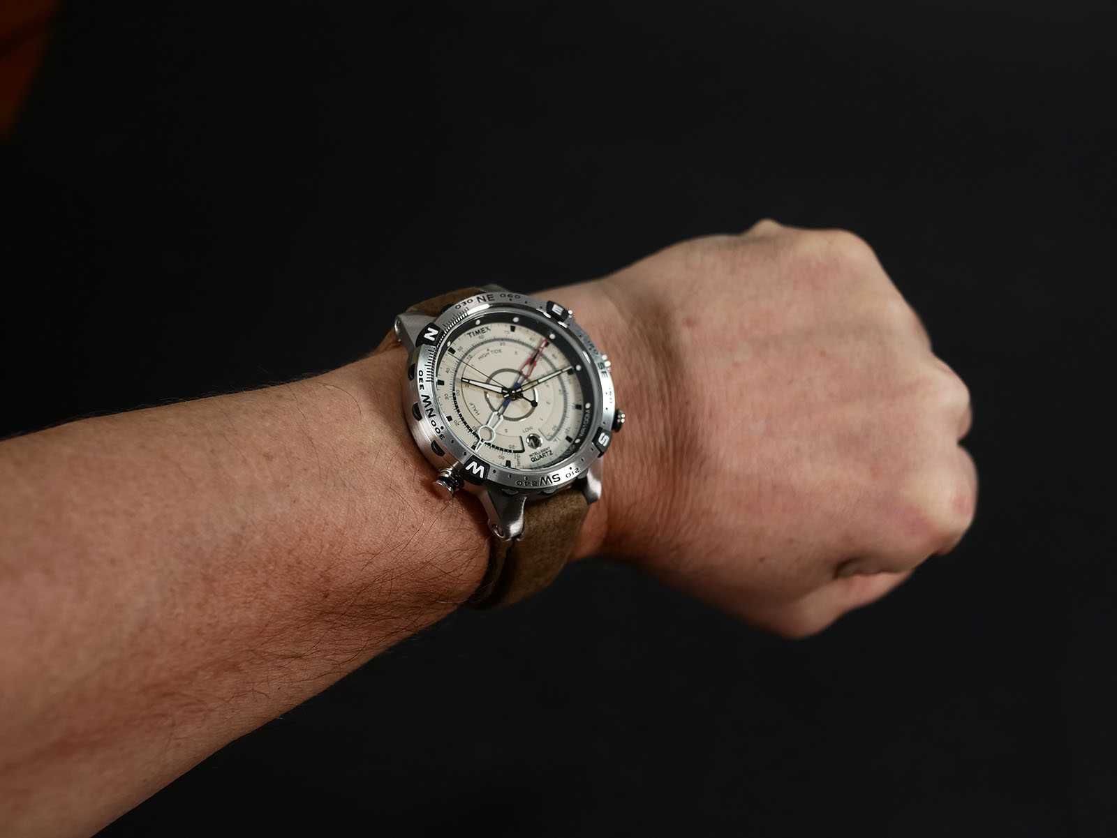 Часы Timex T2N721 Intelligent Quartz с компасом