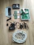 Kupa kabli i części elektroniczne
