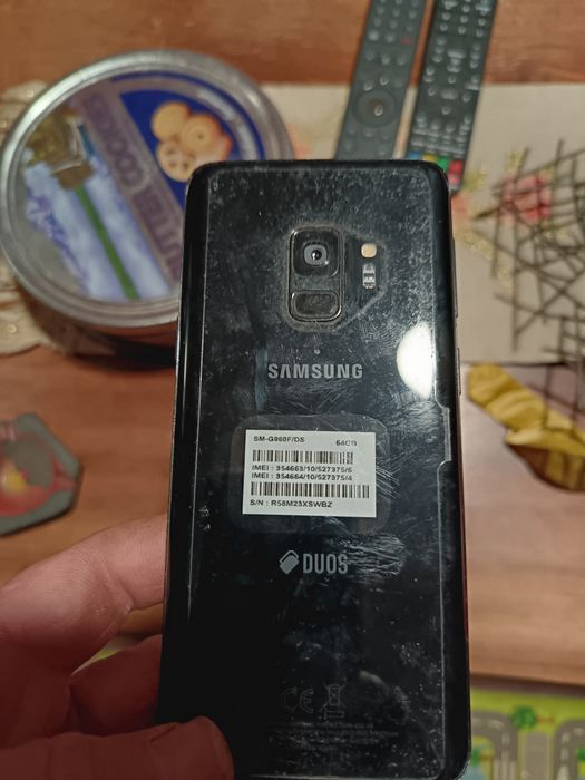 Samsung s9 para peças ecrã danificado de resto tudo  óptimo estado