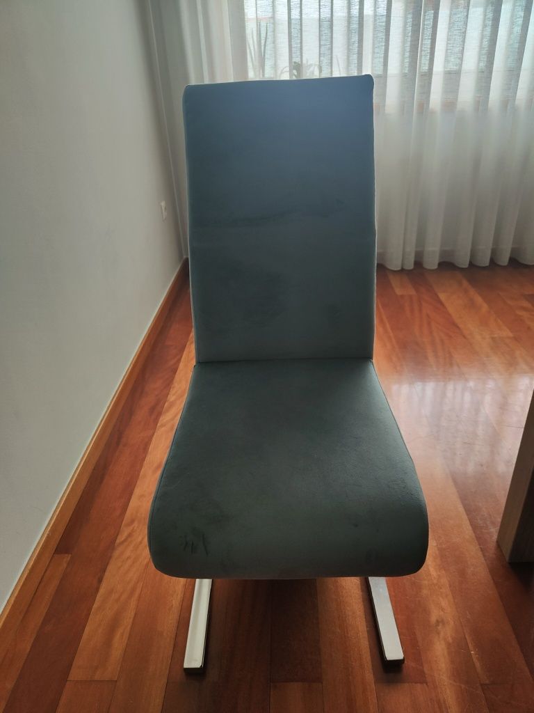 Mesa de sala de jantar mais 6 cadeiras com tecido antigato