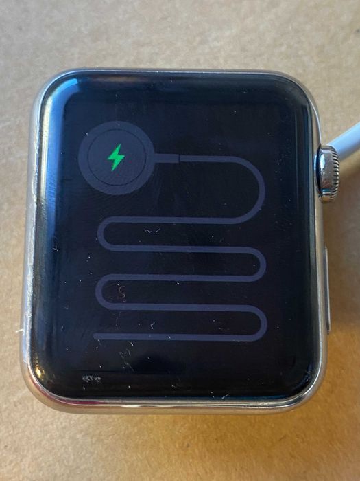 Apple Watch modelo A1554 Avariado Não Liga