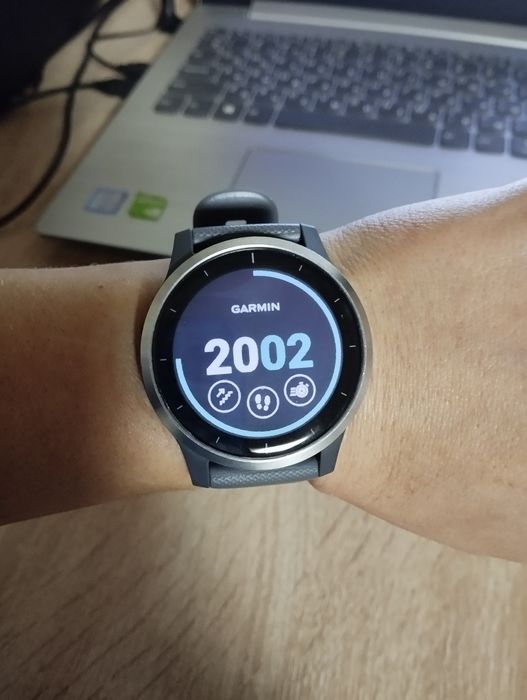 Годинник Garmin Vivoactive 4