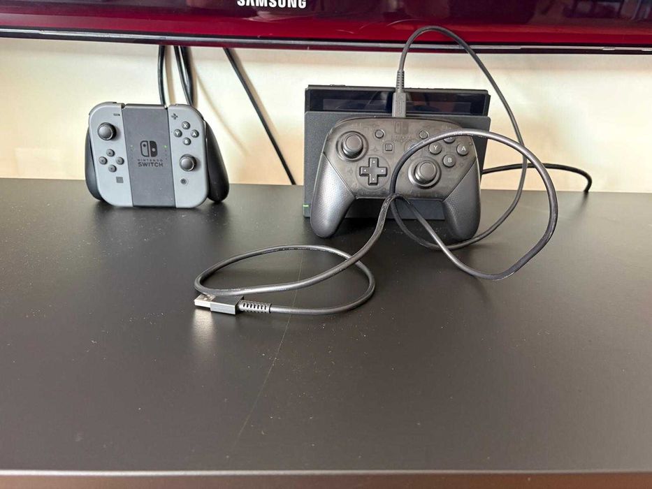 Nintendo Switch 1 (v2) + Controle Extra + 7 jogos