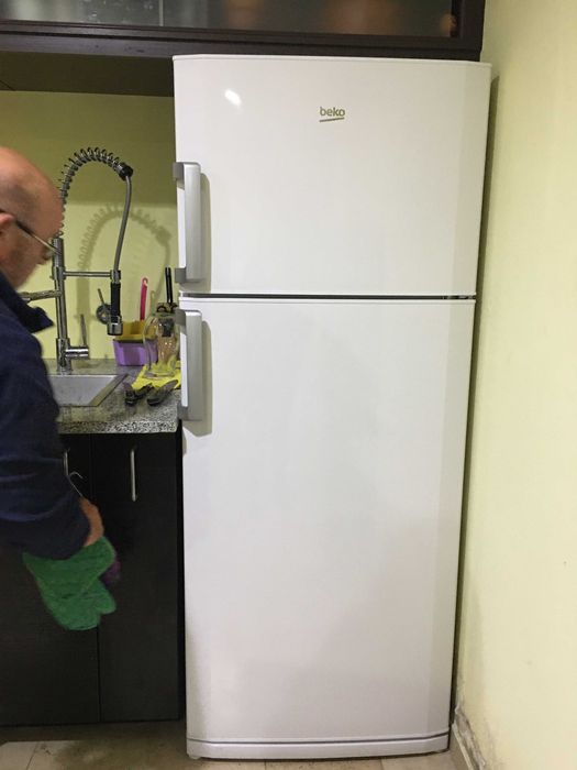 Frigorífico de 2 portas da marca Beko