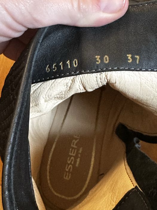 Жіночі ботіночки Essere