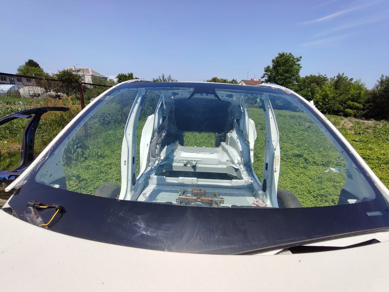 Лобовое стекло Tesla model Y 2023оригинал лобове вітрове скло ветровое
