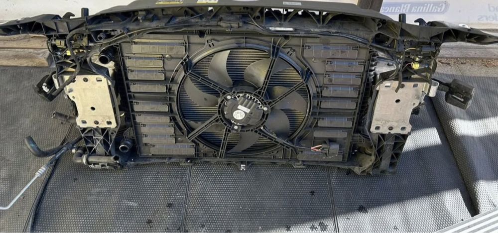 Телевізор панель радіатори AUDI A5 a4 f5 b9