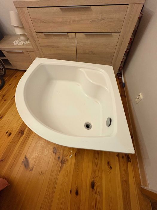 Kabina prysznicowa z brodzikiem 90x90 cm