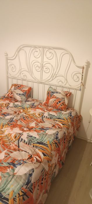 Conjunto de cama mais mesinhas de cabeceira