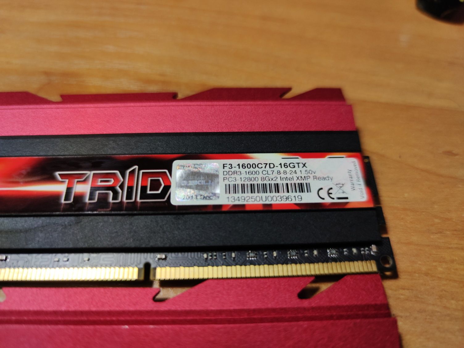 Оперативна пам'ять 2*8 ГБ DDR3