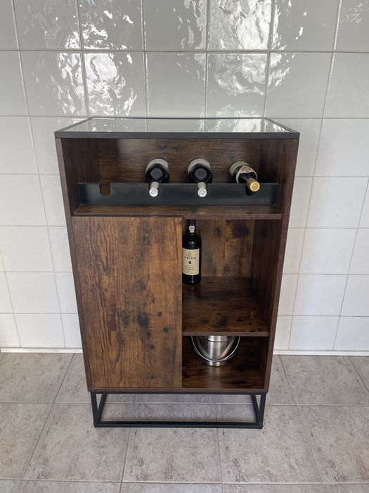 Garrafeira estilo rústico